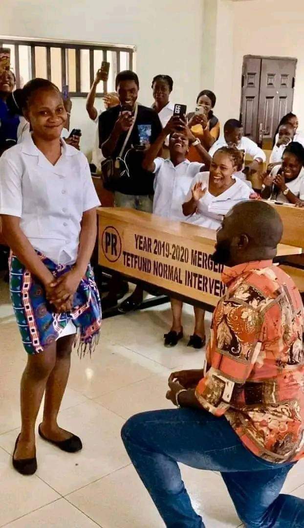 Abia State University’s Lecturer Proposes To Student In Classroom On Valentine’s Day