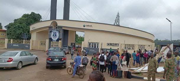 NANS HOLDS PEACEFUL PROTEST AT OAU GATE